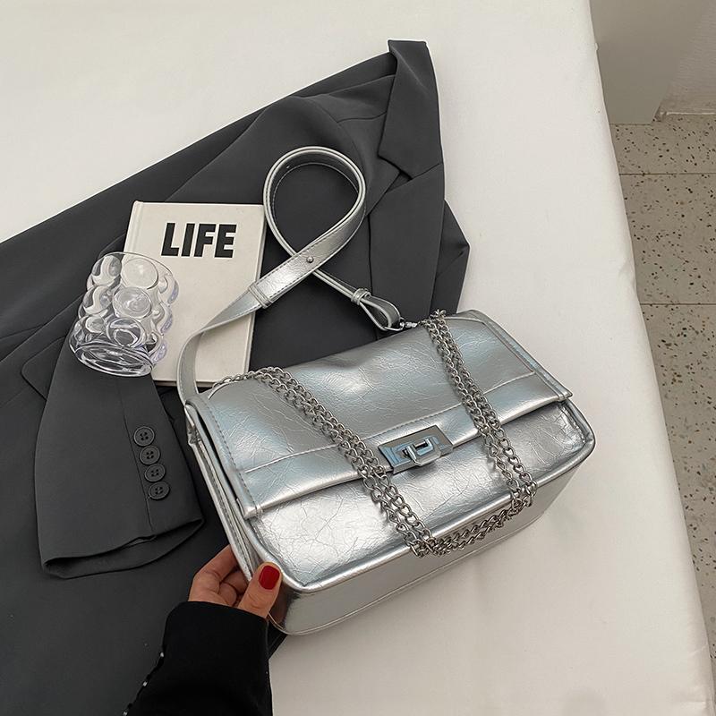 Autumn Winter Vintage Shoulder Bag for Women  New Fashion Versatile Chain Crossbody Bags Simple Commuter Flap Handbag