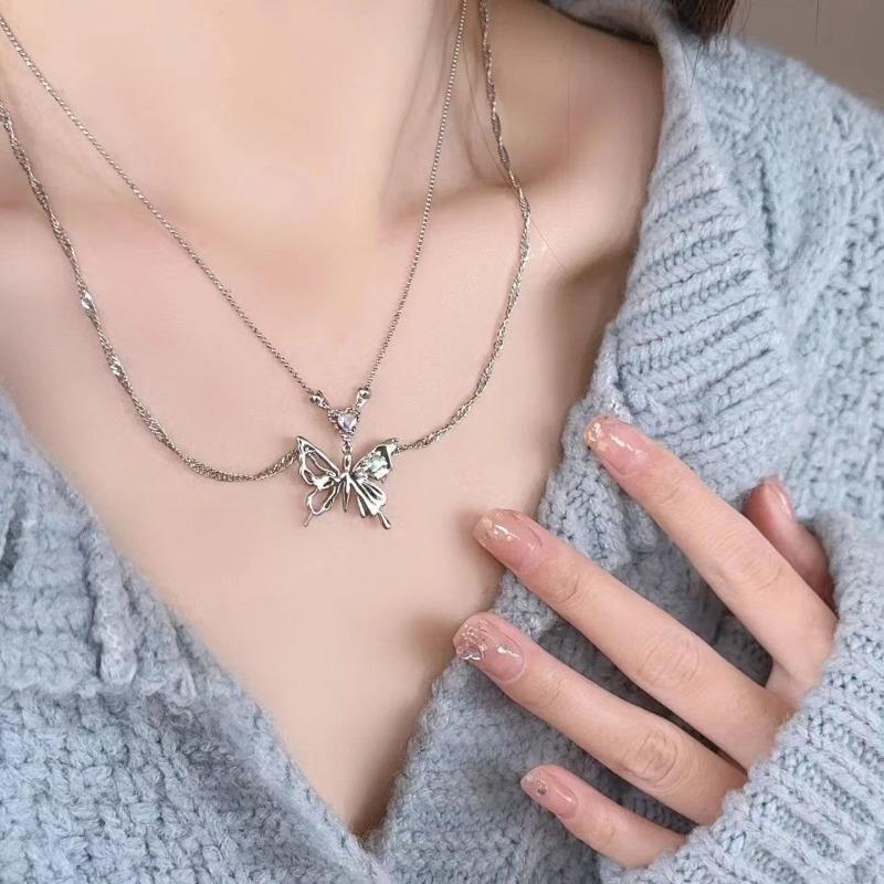 Love Double Butterfly Necklace Female Sweet Cool Trendy Spice Girl Temperament Advanced Sense Personality Versatile Bone Saucer Clavicle Chain