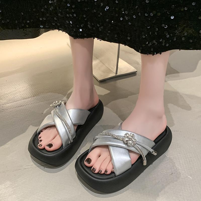 Fashion Slippers Casual Women's Shoes With Platform Slides Pantofle Luxury Soft 2025 Summer Fashion Leisure House Slippers Platform Summ