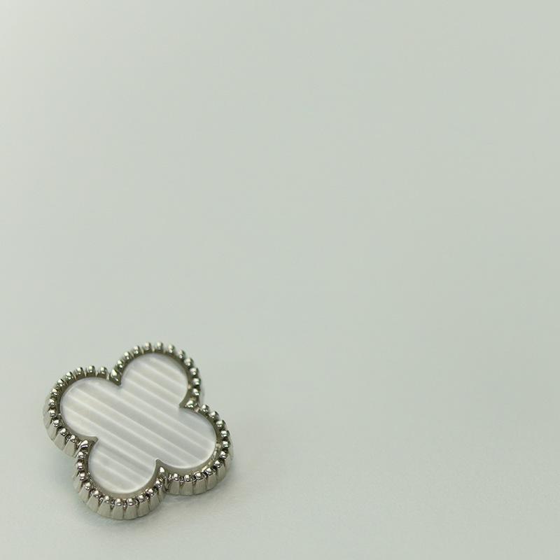 

10pcs Xiaoxiang Cold Wind Imitation Shellfish Four-Leaf Clover Metal Button Sweater Jacket Double-Sided Wool Tweed Women S Decorative Buttons Four Leaf Clover & Imitation Shell & 34L = 21.0 MM