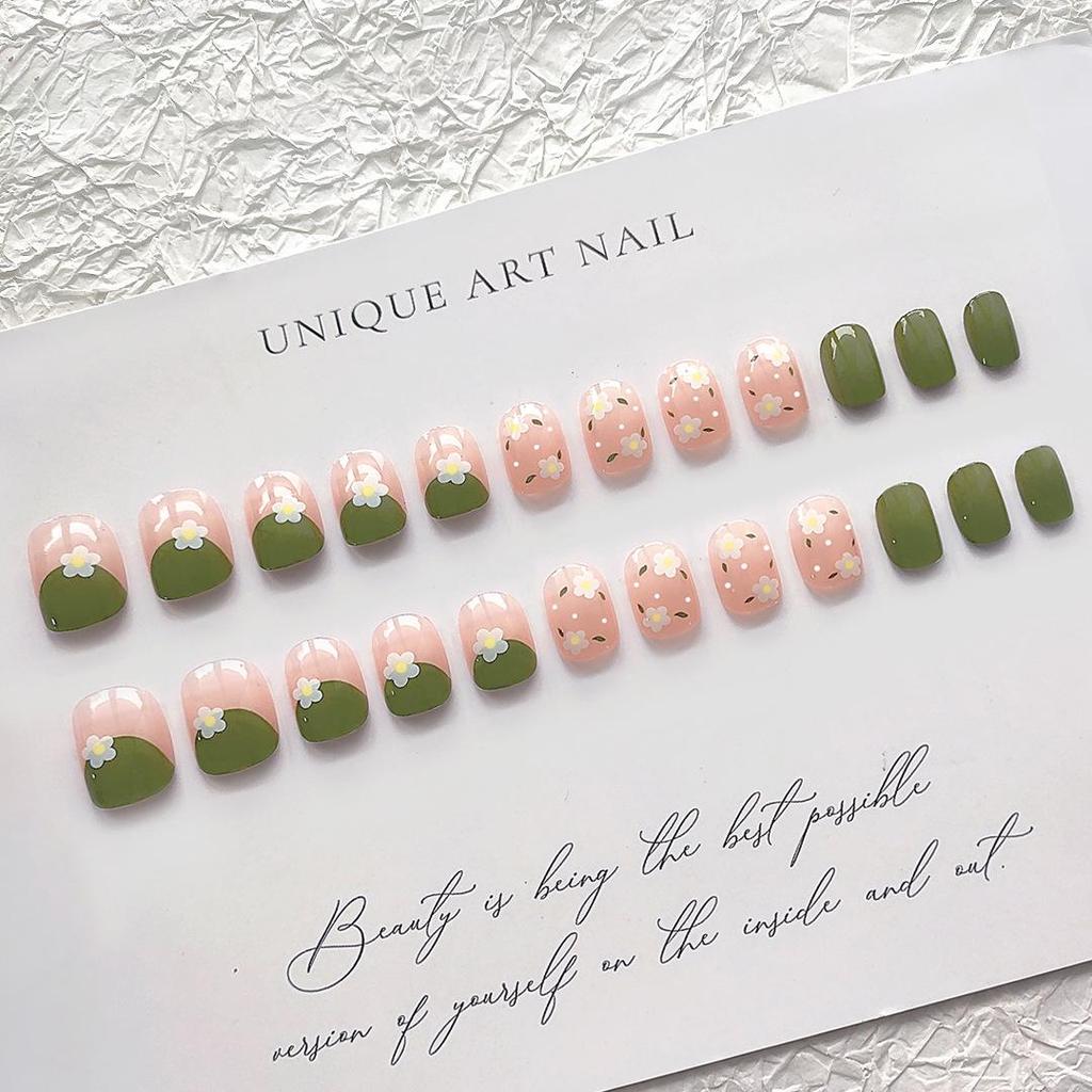 Artă de Unghii Florală Verde de Primăvară/Vară: Patch-uri de Unghii False Scurte Purtătoare Proaspete