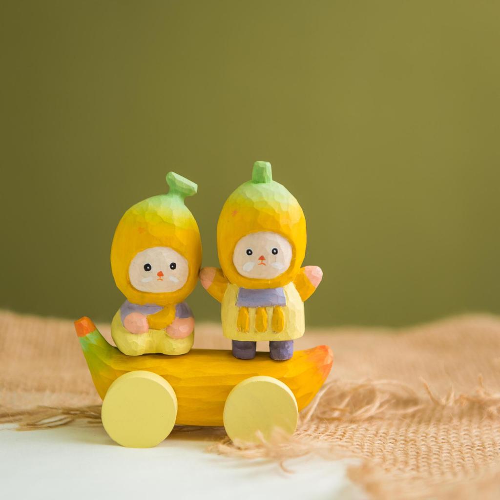 Wooden Banana Car Desk Decor With Cartoon Style And Gift For Birthdays