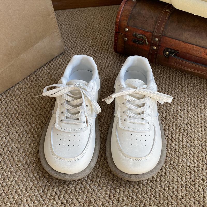 Simple casual and versatile high-end retro little white shoes women's 2025 new spring lightweight student popular sports shoes