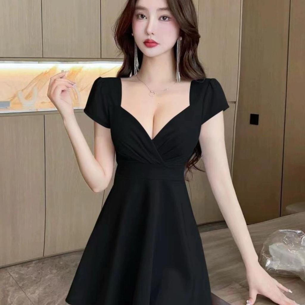 Women's Sexy Backless V-Neck Slimming A-Line Dress - Short-Sleeved, Low-Cut Skirt for Foot Massage Technicians