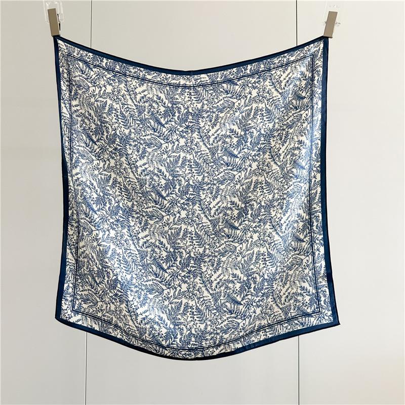 100% Silk Scarf Women's Spring Summer Fashion Versatile 12 MM Silk Scarf 65cm Medium Square Scarf Shape Decorative Shawl
