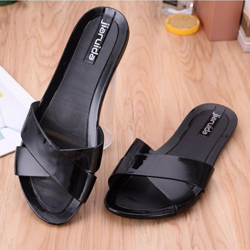 PVC Slippers Women's 2025 Summer Korean Version Dormitory Slippers Flat Bottomed Lightweight Comfortable Jelly Crystal Slippers