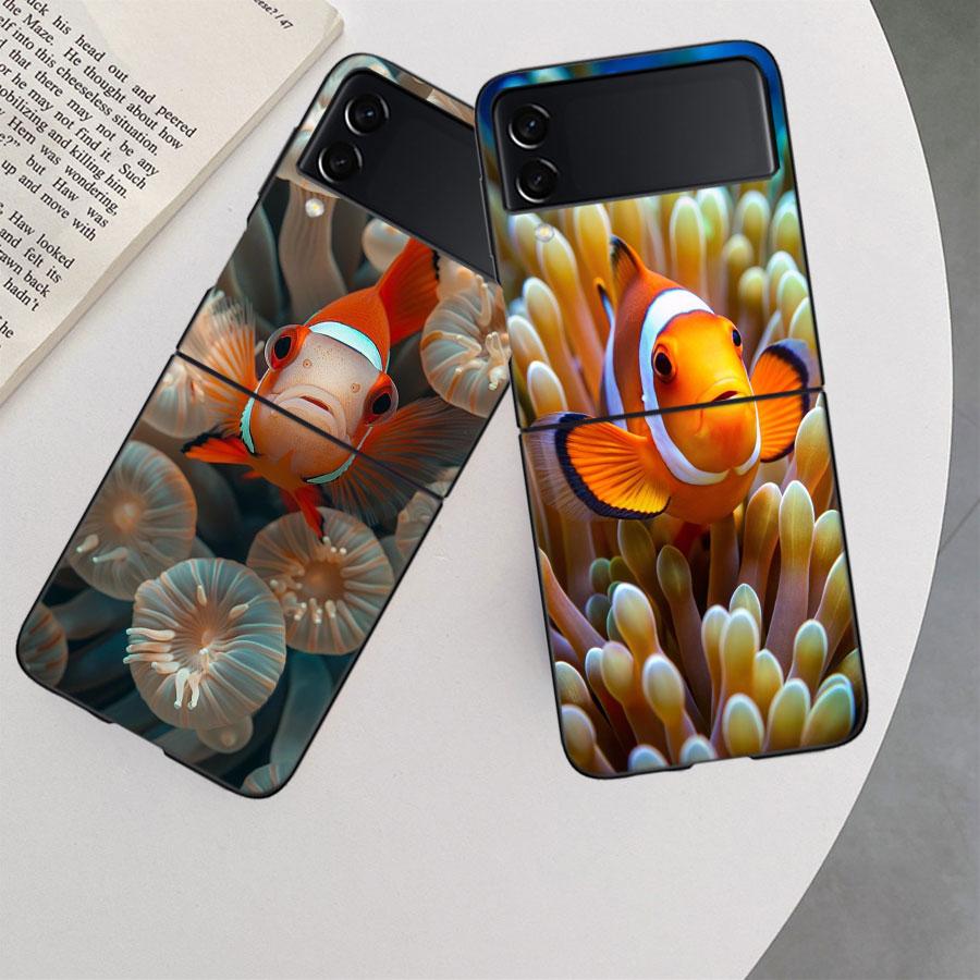 Clownfish and Sea Anemone Phone Case For Samsung Z Flip 7 6 5G Galaxy Z Flip 5 4 3 Black Hard Cell Cover Luxury PC Shell Coque