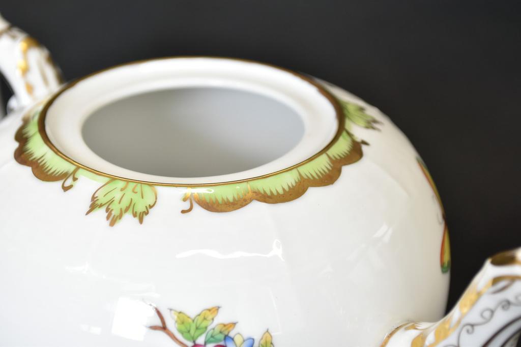 Herend VBO/Victoria Bouquet Teapot Made in Hungary Handpainted Vintage Rare