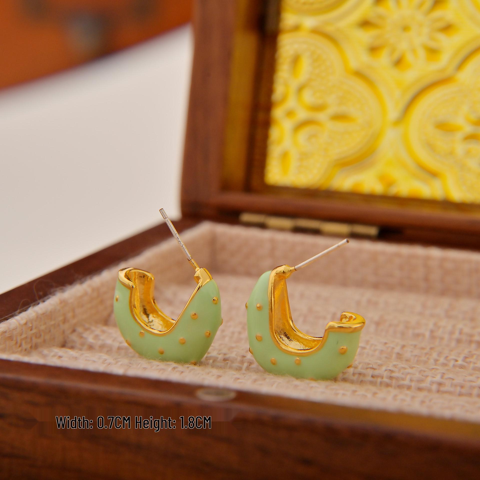 Retro Geometric Polka Dot Enamel Stud Earrings – Versatile Light Luxury for Women Electroplated медный