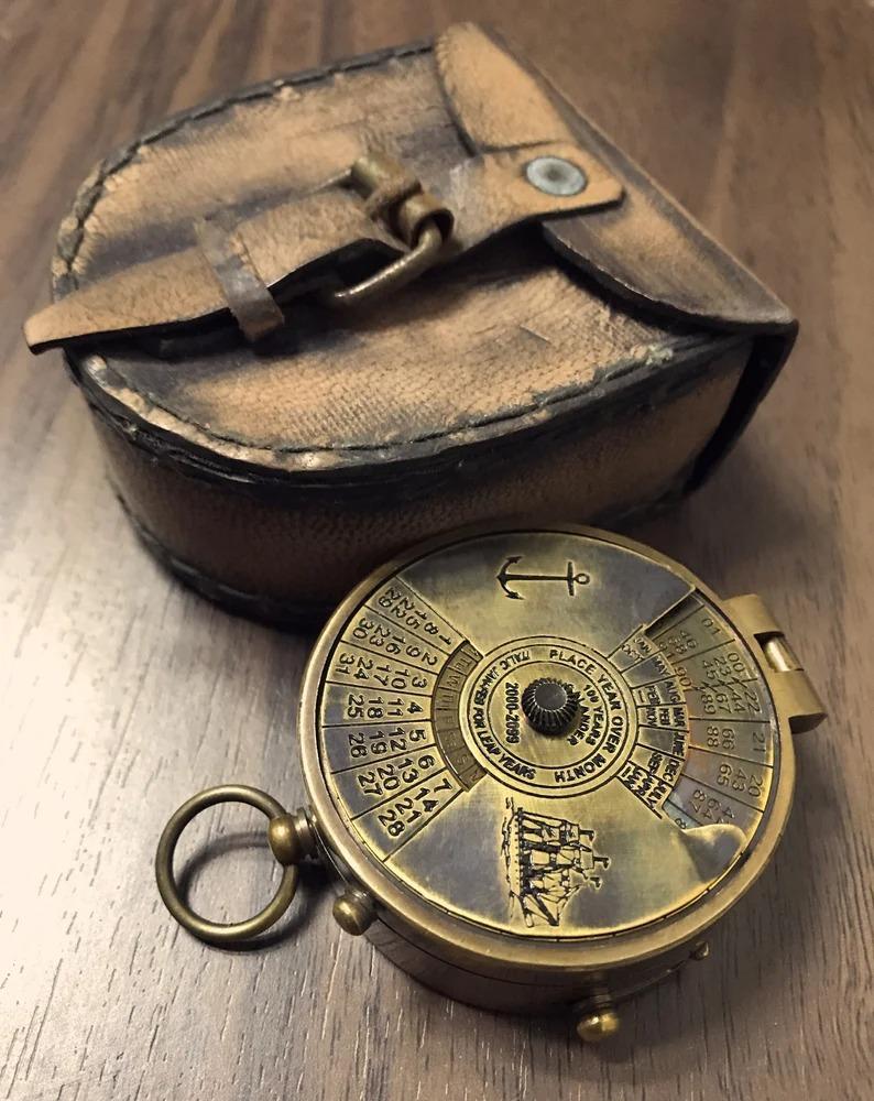 Antique Vintage Nautical Compass / 100 Years Calendar / Custom Engraving / With Leather Case Gift