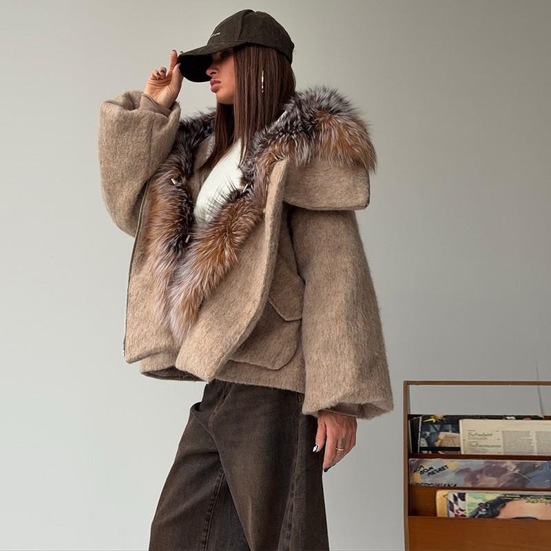 Womens Street Style Puffer Coat With Oversized Fur Collar Pockets Loose Fit Winter Jacket