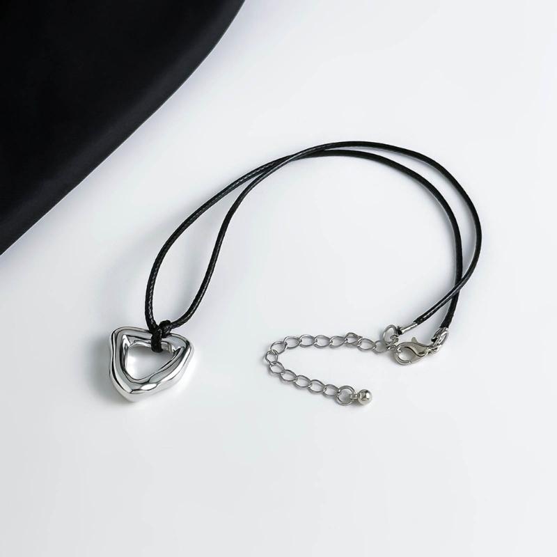 Pendant Chokers Chain Necklace Irregular Shaped Pendant Necklace Alloy Material Party Jewelry for Girls Women Gifts
