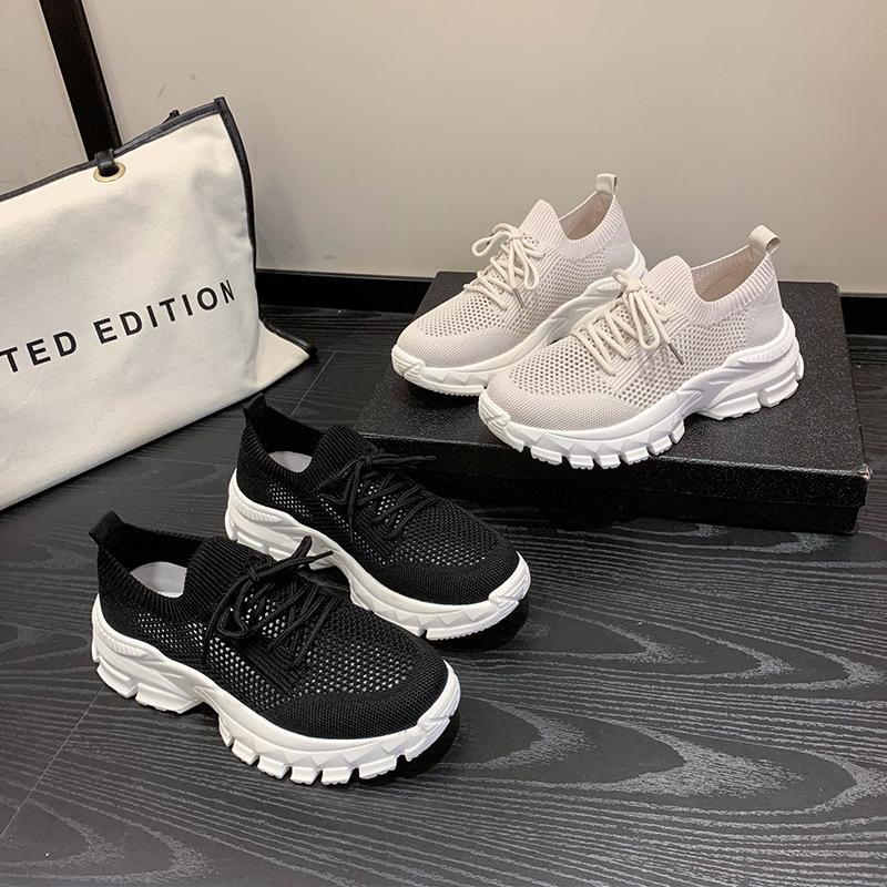 Chaussures d'été en maille pour femmes, respirantes, à semelles épaisses, chaussures paresseuses à enfiler, nouveauté 2024, chaussures de course rétro respirantes en maille tissée