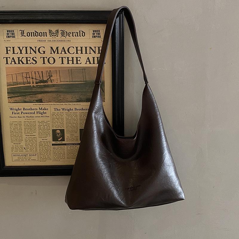 

Сумка премиум-текстуры большой вместимости женская 2025 осень-зима новая Maillard расслабленная повседневная на плечо тоут