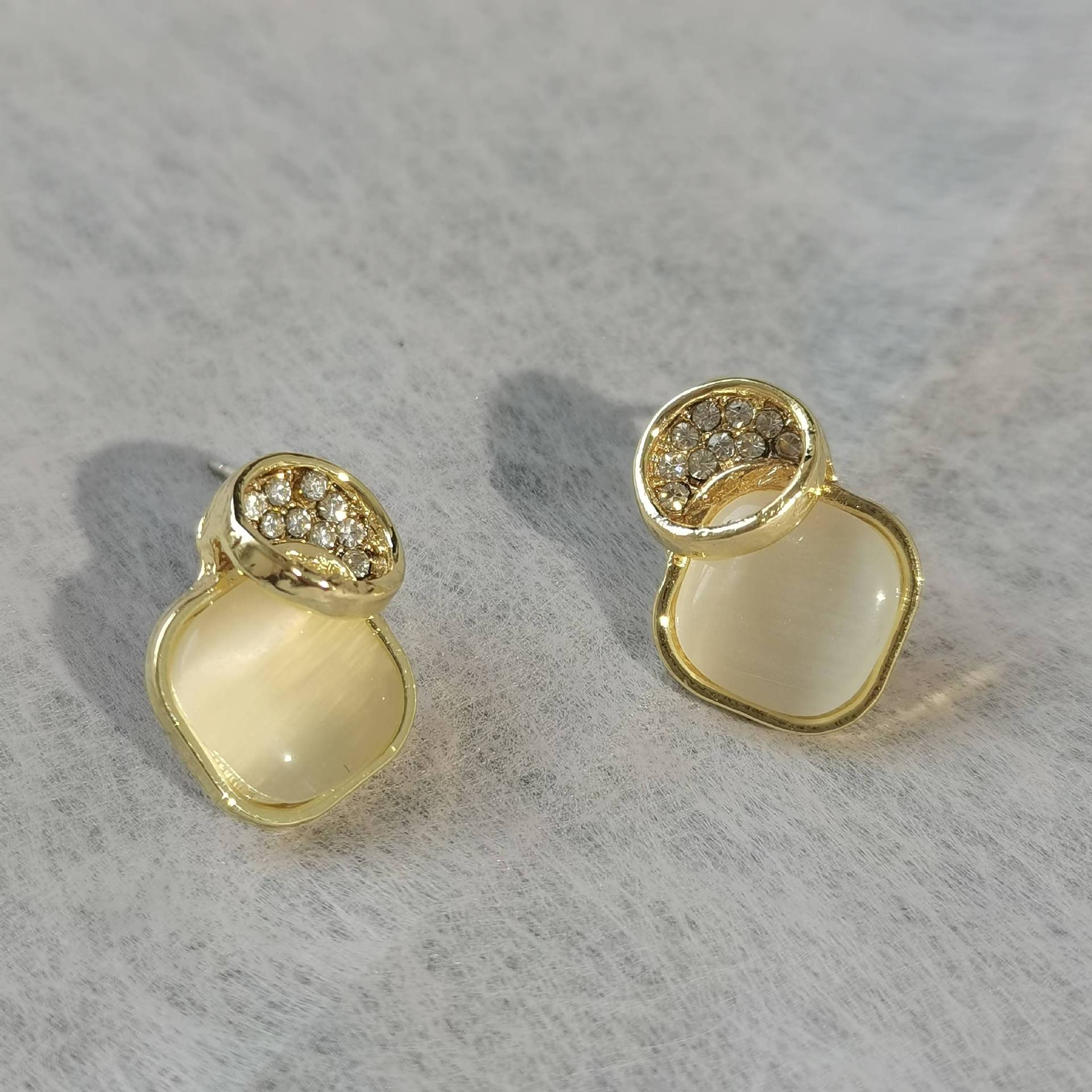 Round Crossing Rhombus Dangle Earrings for Women Fashion Imitation Opal Crystal Drop Earrings Party Geometry Korean Jewelry