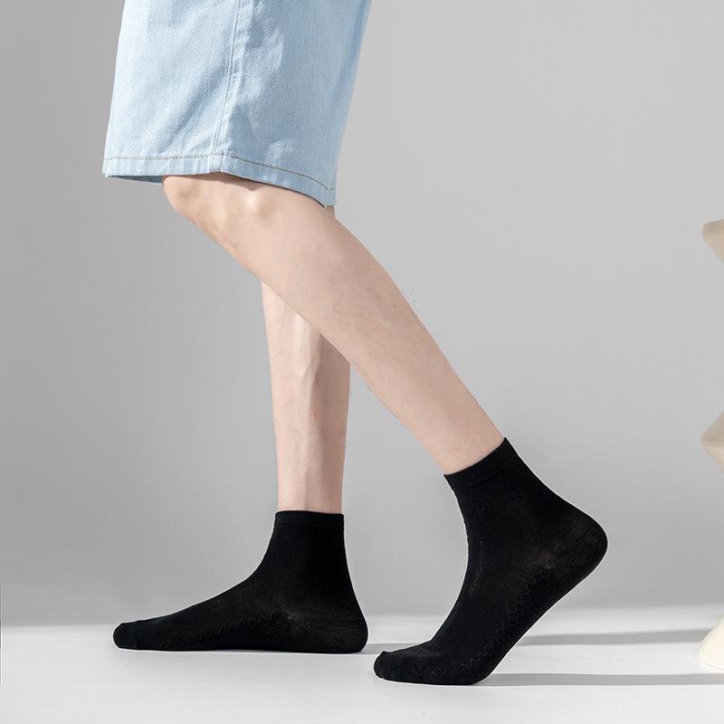 Men's Grade 10A Antibacterial Breathable Sweat-Absorbent Odor-Resistant Mid-Calf Socks for Autumn/Winter