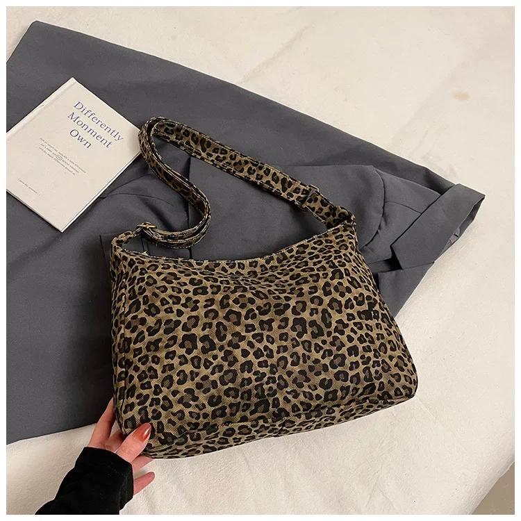 

Women s Large Capacity Retro Crossbody Bag Soft Textile Casual Shoulder Bag Trendy Leopard Print for Commute And Outings хакі