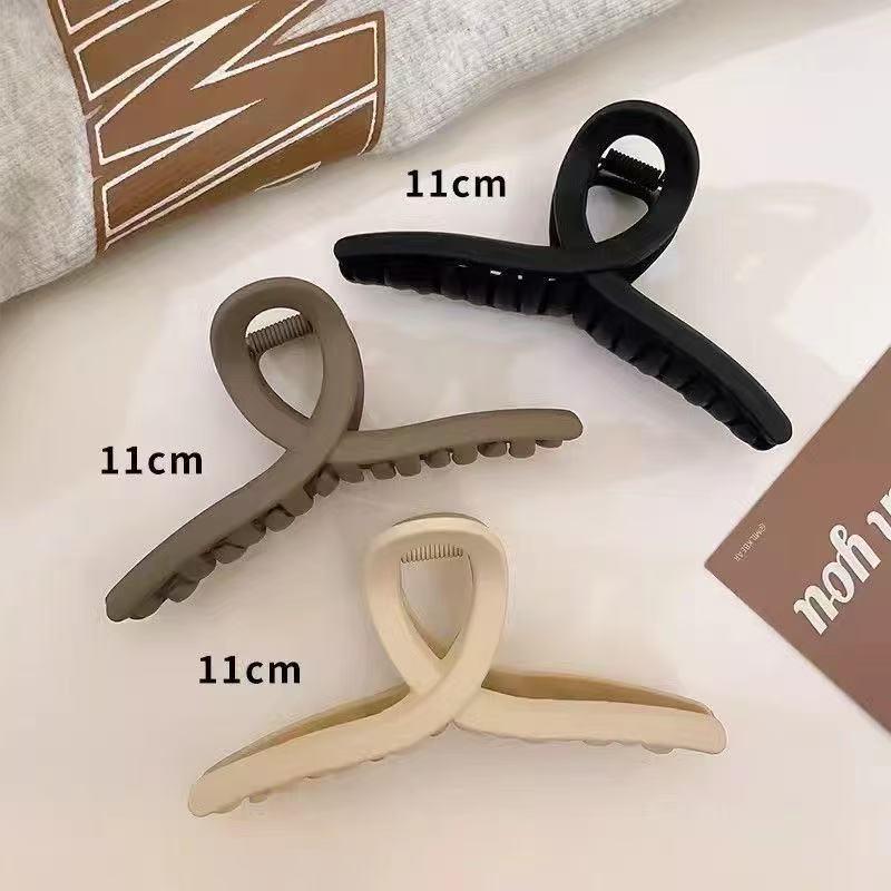 2025 Matte Hair Claw Clips: Simple & Stylish In Large, Medium, and Small for Volume Updos