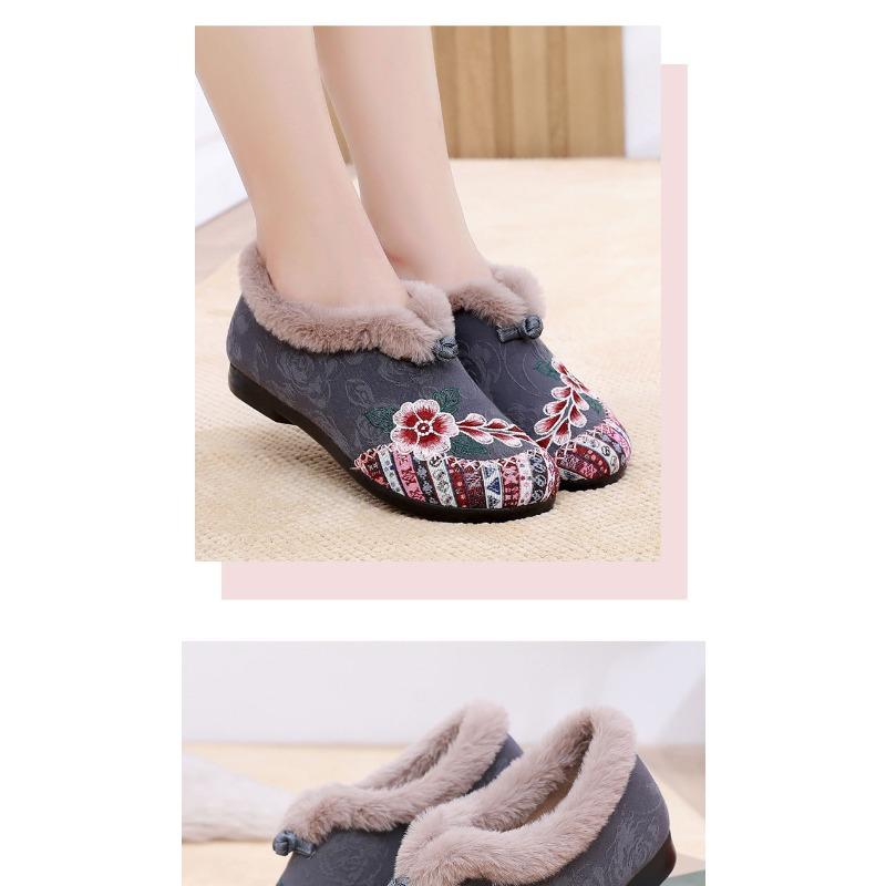 New Women's Cotton-Lined Boots with Thickened Insulation Flat-Soled Embroidered Shoes for Middle-Aged and Elderly Women