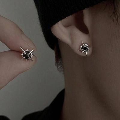 Ohrringe für Männer mit Polarstern-Motiv, hochwertiges und Nischendesign, trendiger und maskuliner Stil, personalisierte Ohrringe für trendbewusste Männer