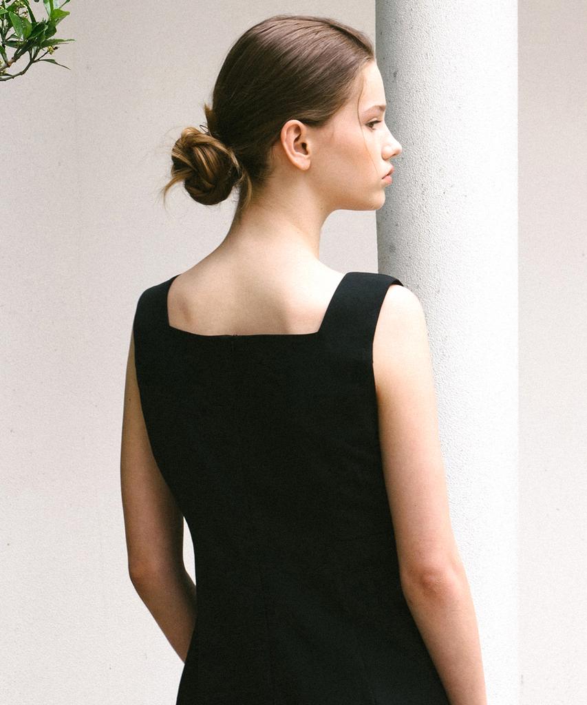 BELLEMA Square-Neck Sleeveless Dress