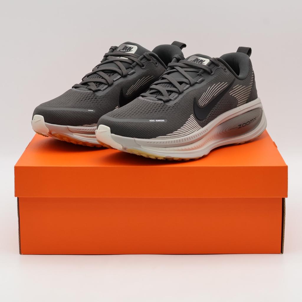 HM6803-215 Nike Vomero 18 Medium Ash College Grey Pale Ivory Black (Men's)