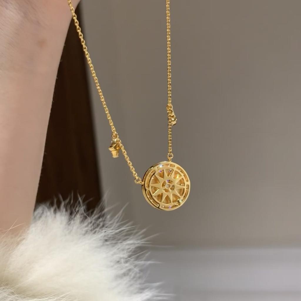 French-style dazzling eight-pointed star compass necklace for women, vintage gold model, light luxury niche high-end layered collarbone chain new