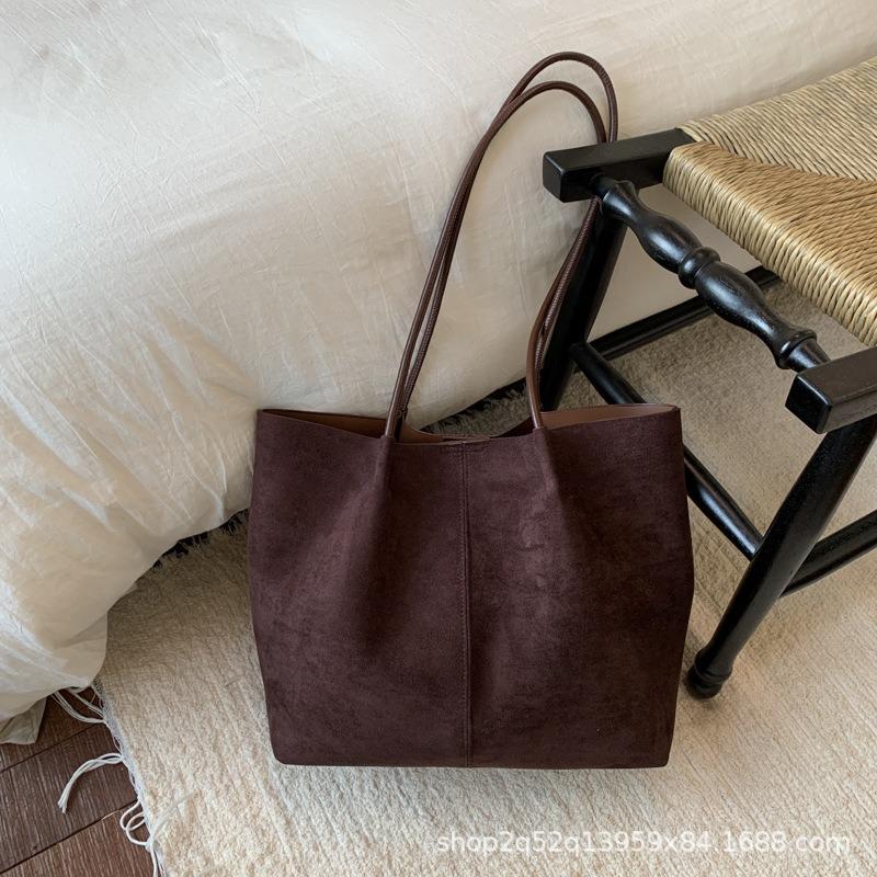 Autumn and winter new suede underarm bag commuting large-capacity tote bag women's simple and versatile shoulder bag