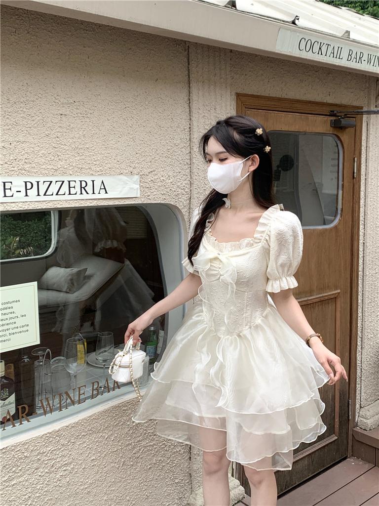 Fairy fungus edge square collar dress, female spring and summer new princess style waist fluffy cake dress