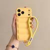 Funda de Silicona para Chaqueta de Plumas Suave Para iPhone 17 16 15 14 13 12 11 Pro Max Plus Air Antigolpes Protección de Cámara Funda con Correa de Muñeca