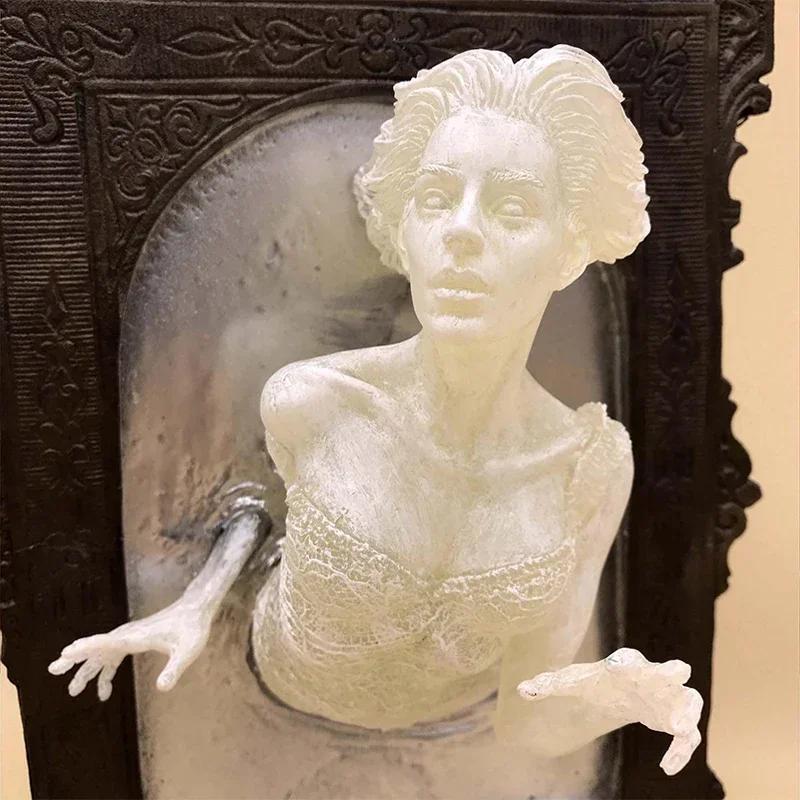 Teufelshand aus Kunstharz – Wanddekoration, gotischer Geist im Spiegel, leuchtende Deko, gruselige Accessoires, Bilderrahmen-Deko, Halloween-Geschenke