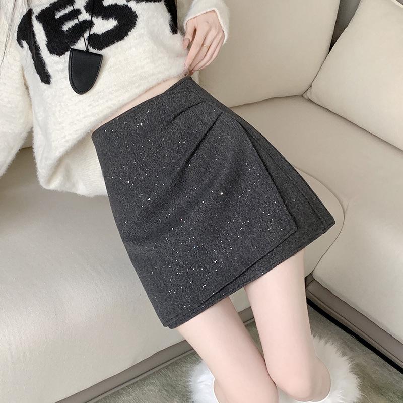 Black Sequined Woolen High-Waisted A-Line Skirt for Autumn/Winter - Slimming, Hip-Hugging, Irregular Hem, with Anti-Exposure Design.