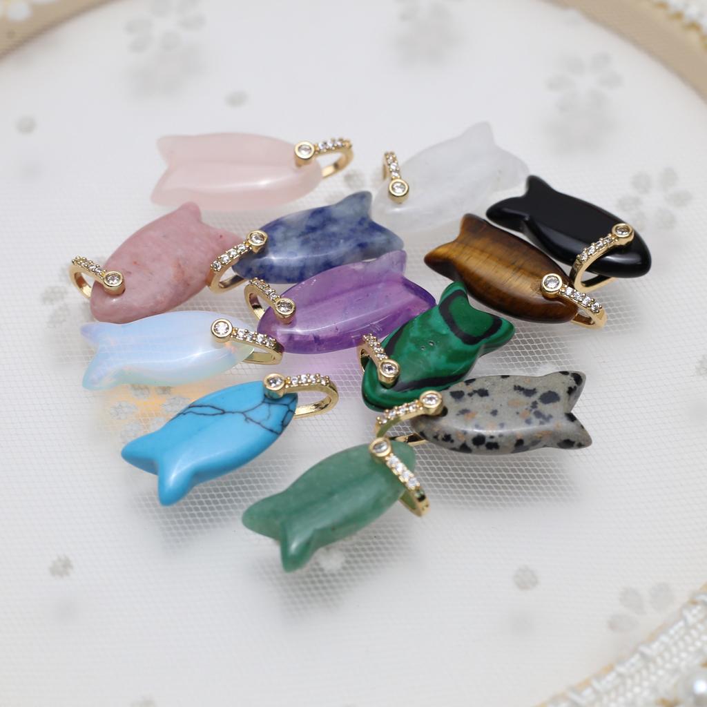 5Pcs, Natural Stone Crystal Rose Quartz Malachite Gemstone Pendant, Boho Handmade Small Fish Charms for Jewelry Making DIY Crafts, Unisex Gift 12×18mm