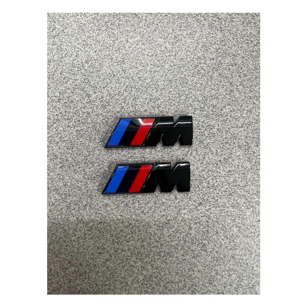2x BMW M Sport Znak Lesklý Černý Samolepka Boční Křídlo Blatník Znak 45x15mm