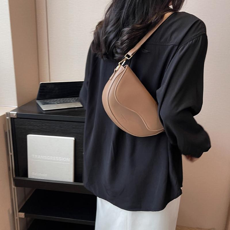 Nieuwe Effen Kleur PU Leer Dames Crossbody Tas Met Stijlvolle Rode Brede Schouderband Schouder Compact Vierkante Tas