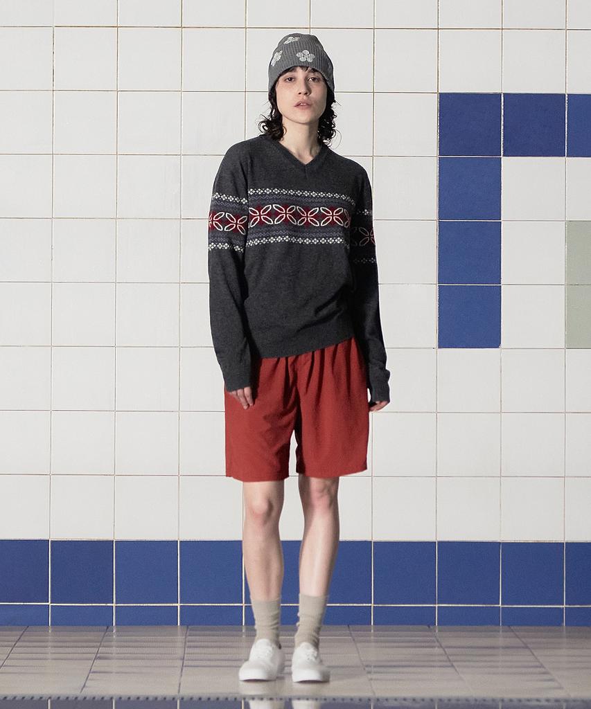 UNALLOYED Clover Argyle V-Neck Knit / Charcoal