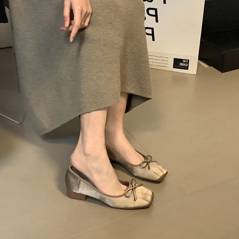 

Легкий темперамент нежные атласные балетки с квадратным носком женские 2024 весна ниша бант толстый каблук легкие женские туфли 35 хаки