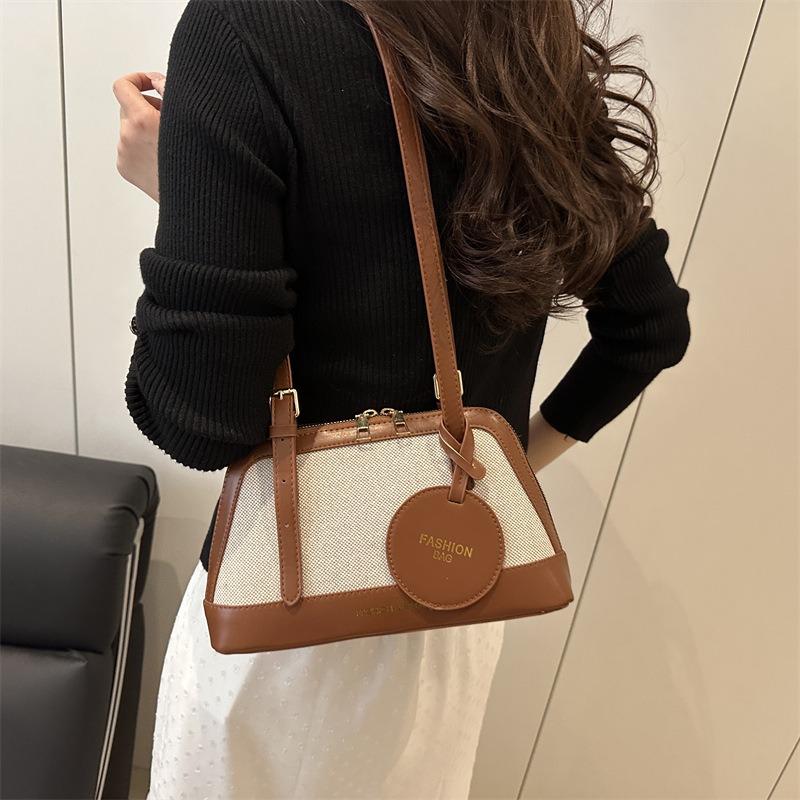New Fashion Trend Niche Design Sense Atmosphere Versatile Casual Shoulder Armpit Bag Hand Bag Women