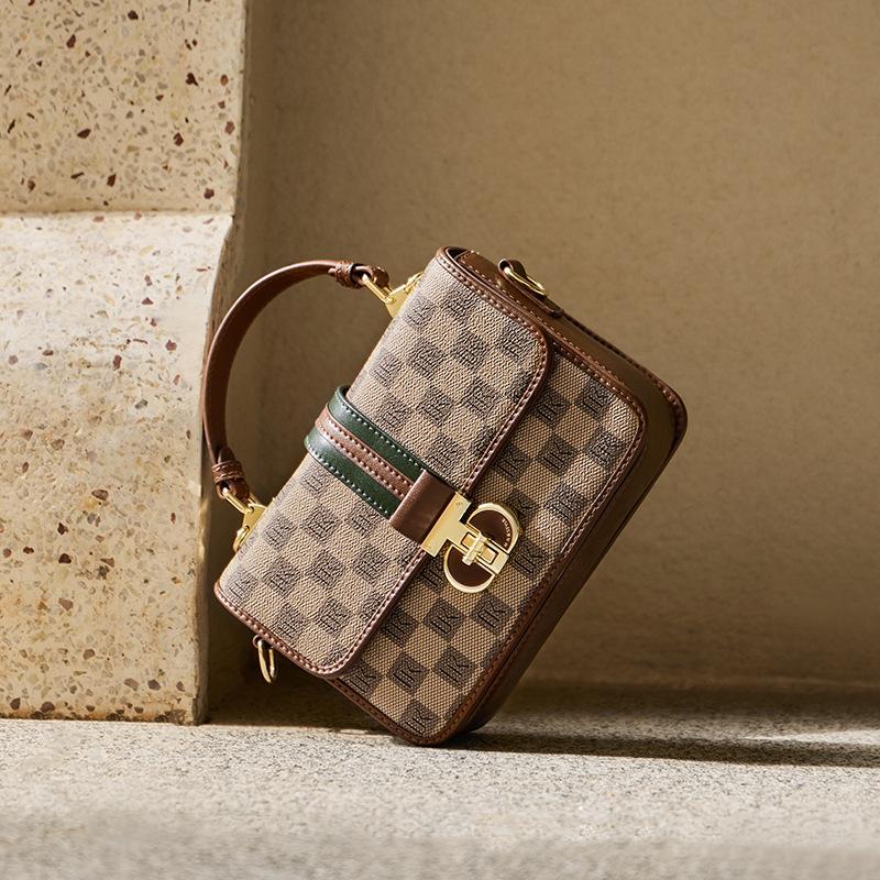 High-Quality Texture Single Shoulder Bag 2025 New Niche Underarm Bag Fashion Trend Small Square Bag Light Luxury Versatile Crossbody Bag