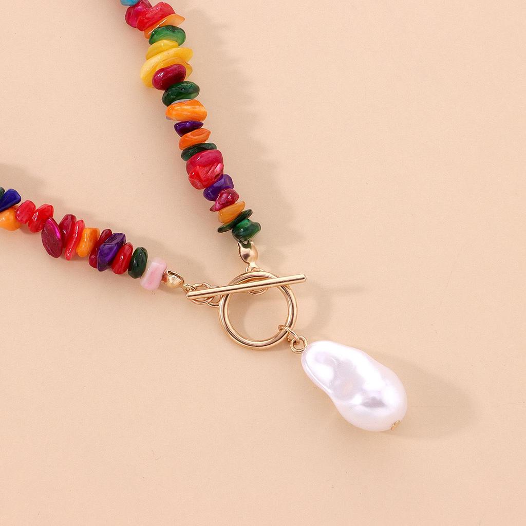 European and American Fashion Irregular Pearl and Natural Stone Pendant Necklace