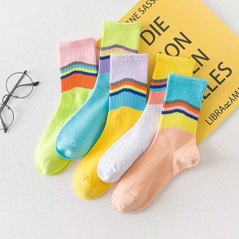 5 Pairs of Women's Rainbow Striped Socks, Fashionable, Comfortable, Soft, Breathable, Cute Candy Colored Mid Tube Couple Socks