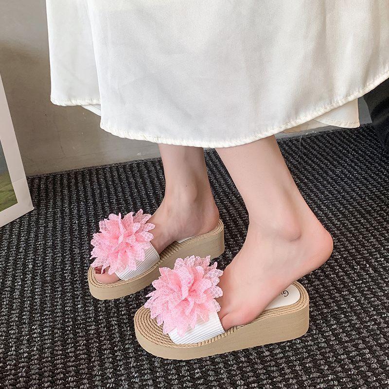 Casual thick-bottomed cool slippers women's 2025 summer wear new fashionable versatile one-word muffin flower slippers