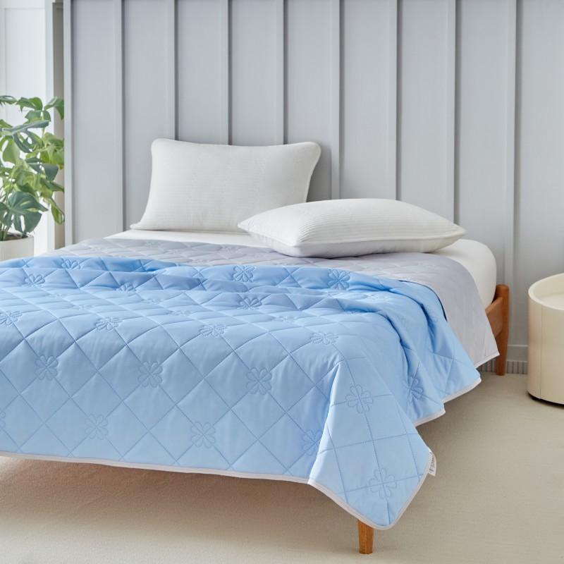 Lightweight Cool Quilt For Hot Sleepers Summer Cooling Blanket Smooth Double Side Cold Bedspred Comforter