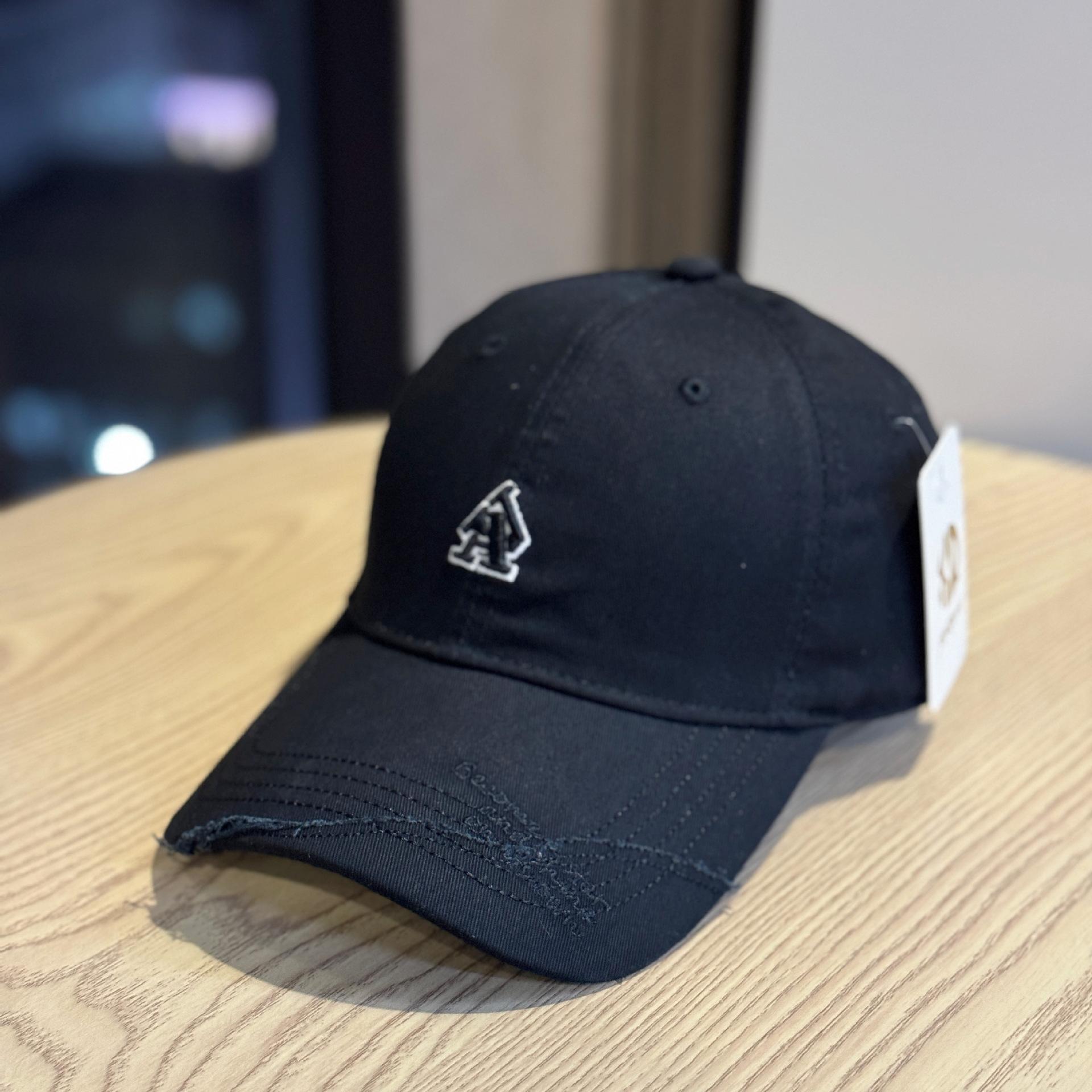 

2026New trendy brand letter-embroidered soft-top hat for men, winter baseball cap, versatile for outdoor sports Adult54-60Adjustable чёрный