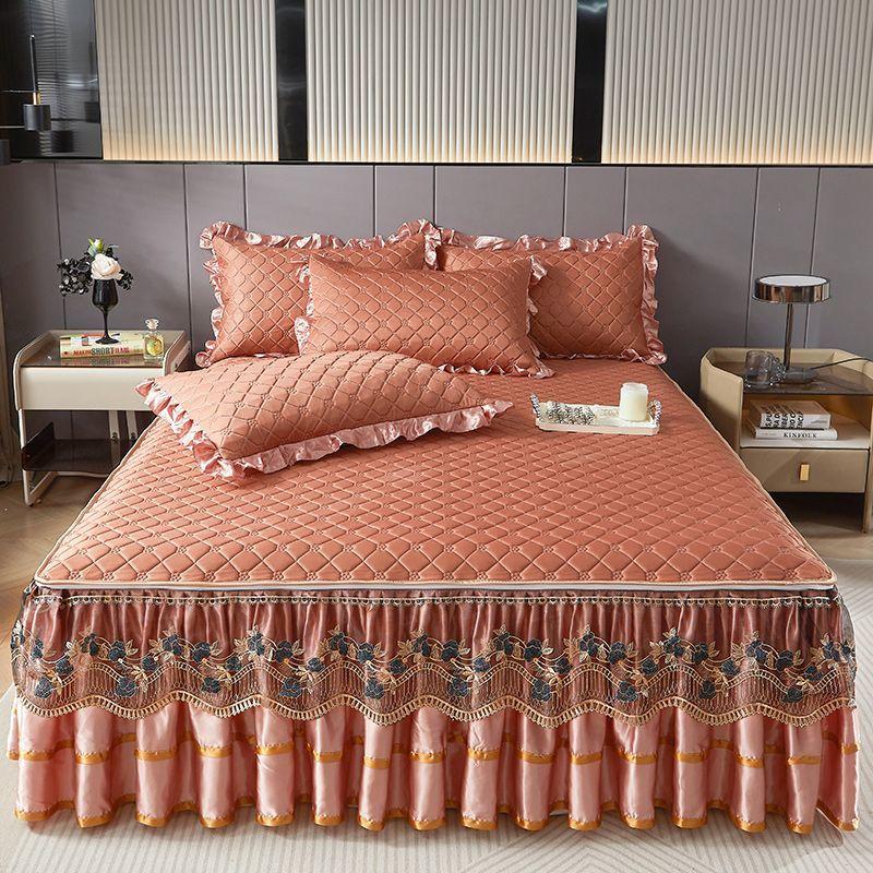 3pcs Bedroom Set High-End Crystal Velvet Bed Skirt Three-Piece Set with Thick Lace Trim, Korean Princess Style Warm and Non-Slip Mattress Cover