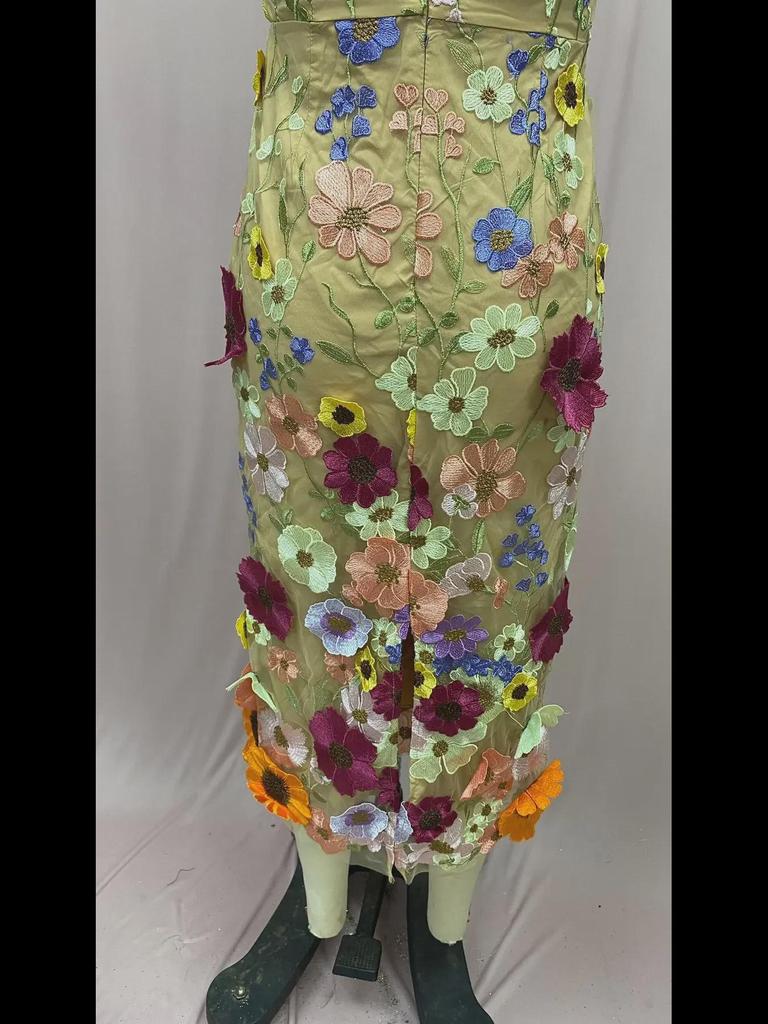 2025 Europäisches und amerikanisches sexy ärmelloses Midikleid mit bunter 3D-Blumenstickerei