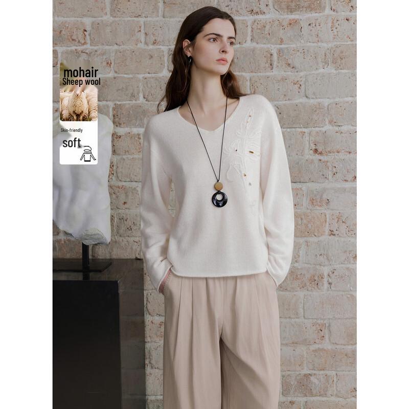 ELLE Women s V-Neck Embroidered Mohair Blend Sweater L
