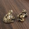 Carving Brass Frogs Miniature Statue Solid Design Decorative Accent Fengshuis Animal Figurine For Desk Shelf Living Room