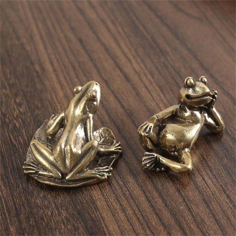 Carving Brass Frogs Miniature Statue Solid Design Decorative Accent Fengshuis Animal Figurine For Desk Shelf Living Room