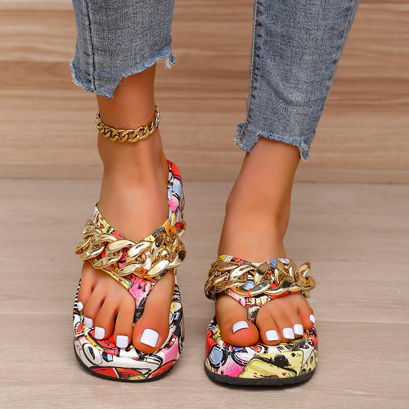 2025 summer foreign trade thick bottom round toe slippers women's European and American graffiti chain decorative flip-flops wish